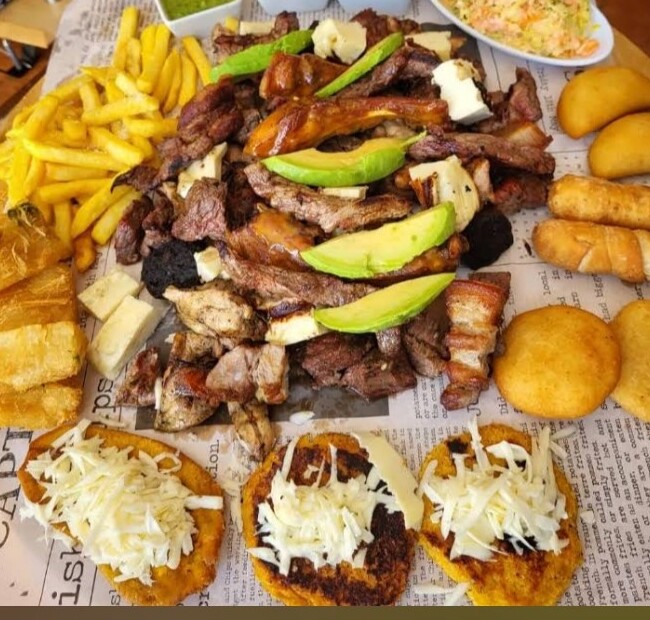 Prato servido em La Brocheta Gourmet